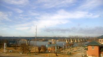 Weather camera view of Miss Lauras.