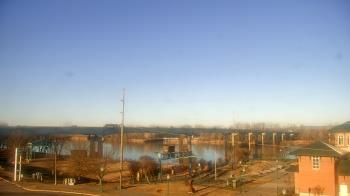 Weather camera view of Miss Lauras.