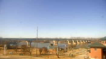 Weather camera view of Miss Lauras.