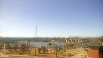 Weather camera view of Miss Lauras.