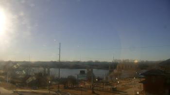 Weather camera view of Miss Lauras.