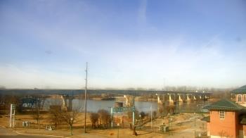 Weather camera view of Miss Lauras.