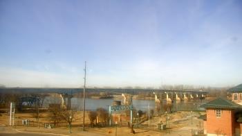 Weather camera view of Miss Lauras.