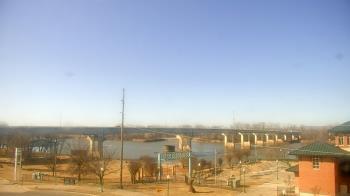 Weather camera view of Miss Lauras.