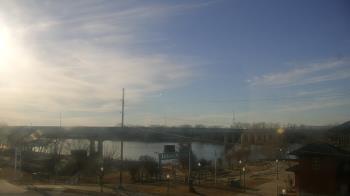 Weather camera view of Miss Lauras.