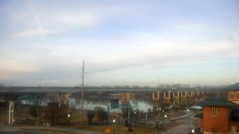 Weather camera view of Miss Lauras.