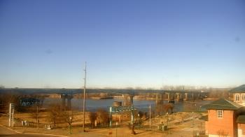 Weather camera view of Miss Lauras.