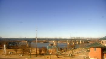 Weather camera view of Miss Lauras.