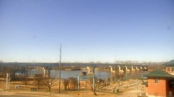 Weather camera view of Miss Lauras.