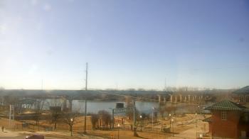 Weather camera view of Miss Lauras.