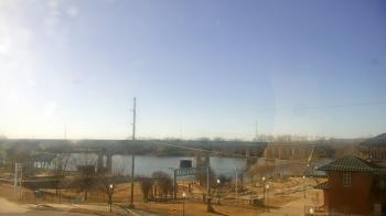 Weather camera view of Miss Lauras.