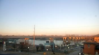 Weather camera view of Miss Lauras.