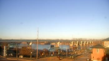 Weather camera view of Miss Lauras.