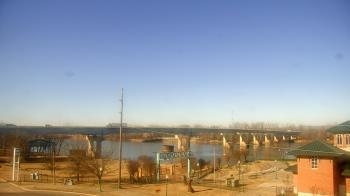 Weather camera view of Miss Lauras.