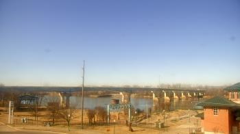 Weather camera view of Miss Lauras.