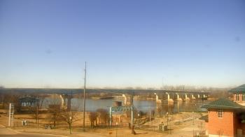 Weather camera view of Miss Lauras.