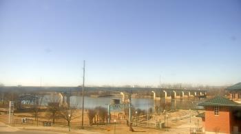 Weather camera view of Miss Lauras.