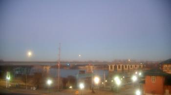 Weather camera view of Miss Lauras.