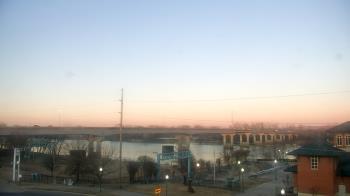 Weather camera view of Miss Lauras.