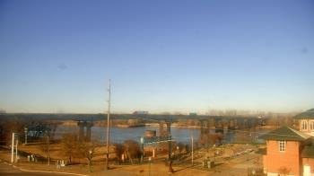 Weather camera view of Miss Lauras.