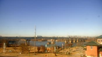 Weather camera view of Miss Lauras.