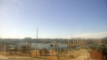 Weather camera view of Miss Lauras.