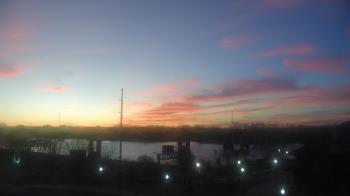 Weather camera view of Miss Lauras.