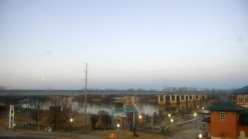 Weather camera view of Miss Lauras.