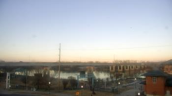 Weather camera view of Miss Lauras.