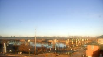 Weather camera view of Miss Lauras.