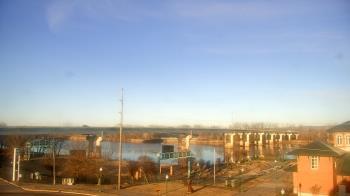 Weather camera view of Miss Lauras.