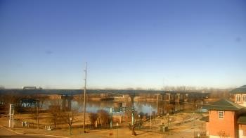 Weather camera view of Miss Lauras.