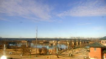 Weather camera view of Miss Lauras.