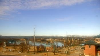 Weather camera view of Miss Lauras.