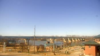 Weather camera view of Miss Lauras.