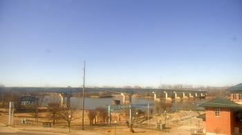 Weather camera view of Miss Lauras.