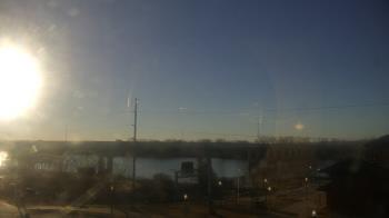 Weather camera view of Miss Lauras.