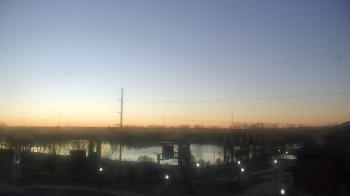 Weather camera view of Miss Lauras.