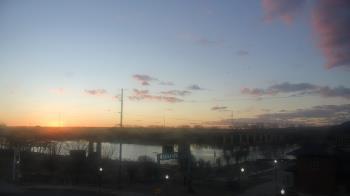 Weather camera view of Miss Lauras.