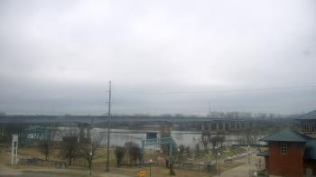 Weather camera view of Miss Lauras.