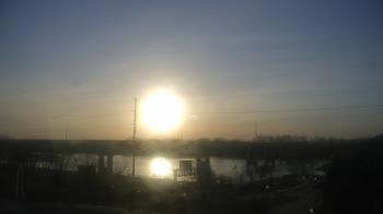 Weather camera view of Miss Lauras.