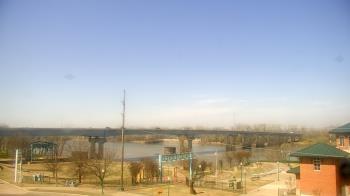 Weather camera view of Miss Lauras.