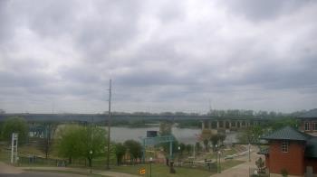 Weather camera view of Miss Lauras.