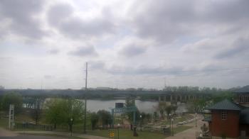 Weather camera view of Miss Lauras.