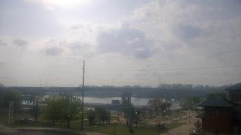 Weather camera view of Miss Lauras.