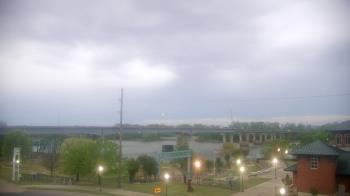 Weather camera view of Miss Lauras.