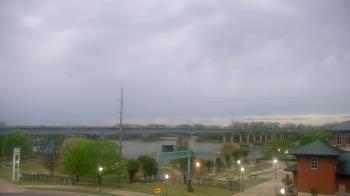 Weather camera view of Miss Lauras.