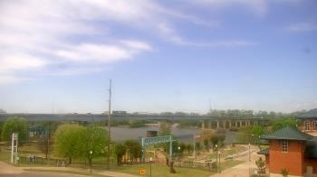 Weather camera view of Miss Lauras.