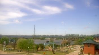 Weather camera view of Miss Lauras.