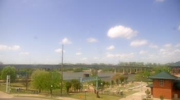 Weather camera view of Miss Lauras.